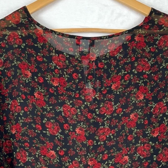 Torrid Black Floral Red Roses Sheer Tie Front Blouse Size 2 - Picture 9 of 12